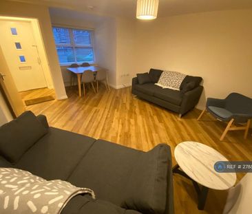 3 bedroom semi-detached house to rent - Photo 4