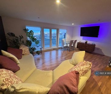 1 bedroom penthouse to rent - Photo 1