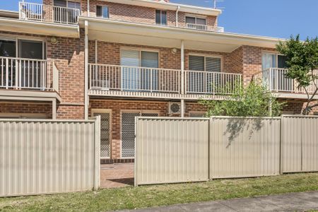 2/20-22 Denison Street, Wollongong NSW 2500, Wollongong - Photo 2