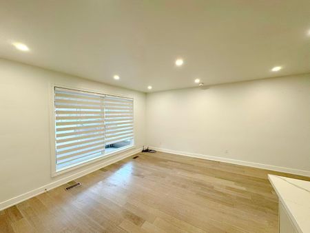 For Lease - 741 Proctor Road Unit# Upper, Burlington, Ontario - Photo 3