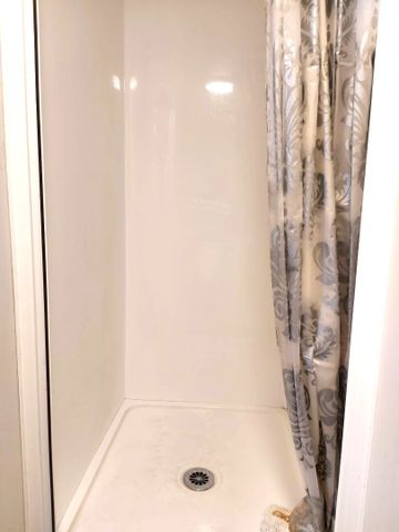 HILLSBOROUGH, 2 BEDROOMS - Photo 5