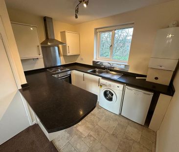 2 bedroom flat to rent - Photo 2