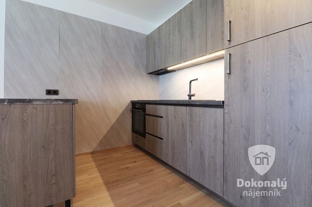 Pronájem bytu 1+kk 36 m² - Fotografie 1