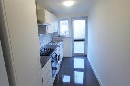 1 bedroom flat to rent - Photo 4