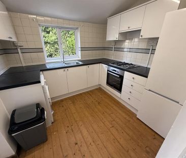 4 bedroom terraced house to rent - Photo 4