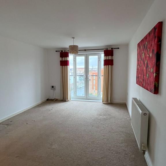 2 bedroom flat to rent - Photo 1