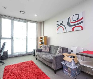 City-Central Apartment in The Beach - Photo 5