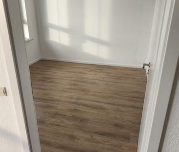 Erstbezug nach Renovierung - große 3 Raum Wohnung - Photo 6