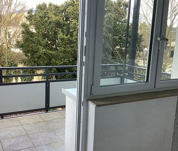 Großzügige , renovierte Wohnung mit tollem Balkon im Zentrum von Haarzopf - Photo 1