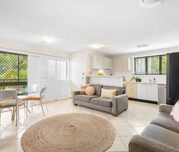 Stylish apartment on the hill above Hasting Street - Photo 5