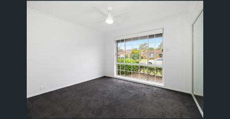 Modern Family Living - Photo 4