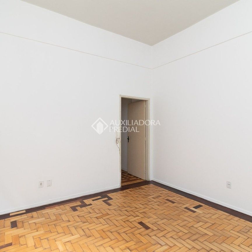 Apartamento com 2 quartos e 56m² para alugar em Cidade Baixa, Porto Alegre. - Photo 1