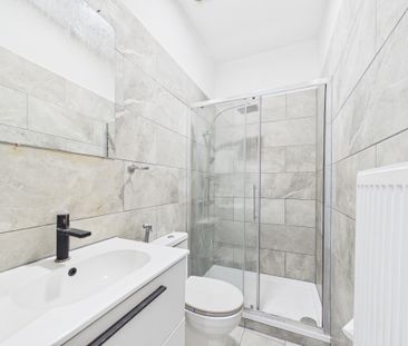 Marvels Lane, London, SE12 - Photo 4