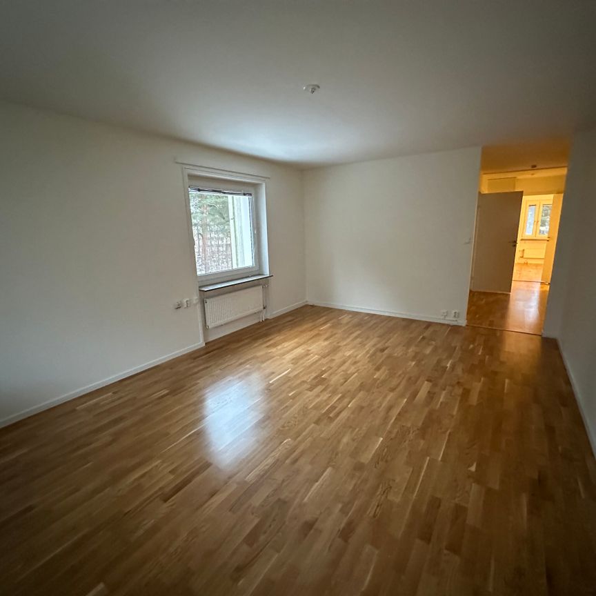 Karlavagnsgatan 8 -4rok(lgh 8401) - Photo 1