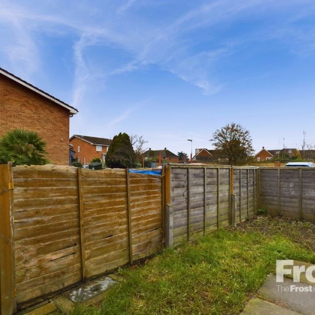 Shellfield Close, Staines-upon-Thames, Surrey,TW19 - Photo 1