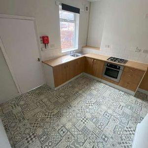 2 bed terraced house to rent in Upton Street, Middlesbrough - Photo 2