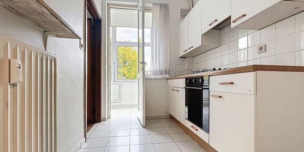 Appartement te huur in Laken voor € 920 met 2 slaapkamers - Photo 1