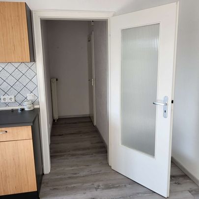 Mönchengladbach - Hehn - modernisierte Dachgeschosswohnung mit Küchenzeile - Foto 1