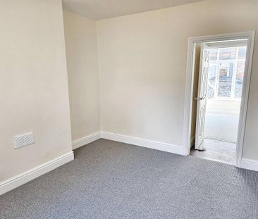 1 bedroom ground floor flat to rent - Photo 3