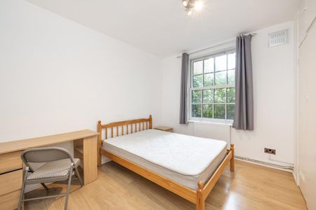 3 bedroom flat in Chalk Farm - Photo 3