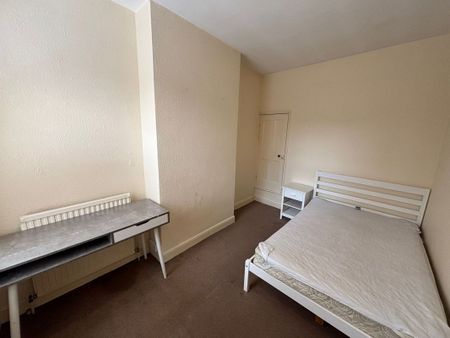 19 Station Street - 2 Bathrooms & September StartLoughborough - Photo 3