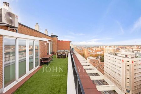 3 bedroom luxury penthouse for rent in Madrid, Autonomous Region of Madrid - Photo 4