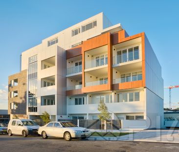 Studio apartment for lease in Campsie - Photo 1
