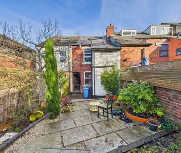 138 Myrtle Road, S2 - Photo 5