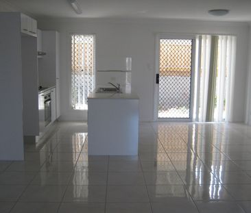 PET FRIENDLY! NEAR NORTH LAKES! - Photo 2