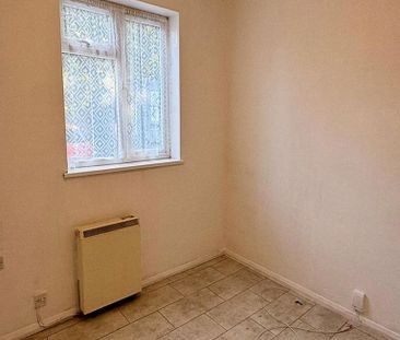 Goodmayes Close, Bedford - Photo 4