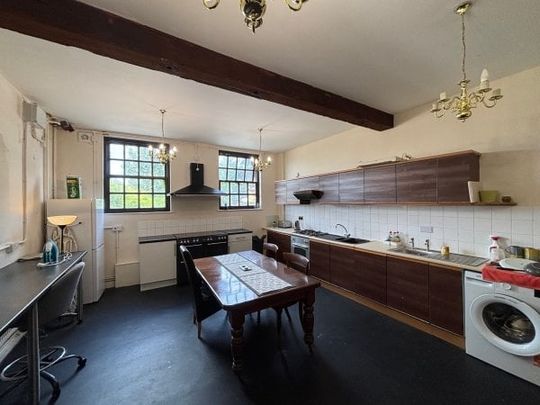 Hollingwood Hall, Chesterfield, S43 - Photo 1