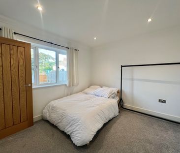 The Street, Bury St. Edmunds, Holywell Row - Photo 2