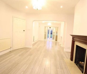 Grange Hill, Edgware, HA8 - Photo 2