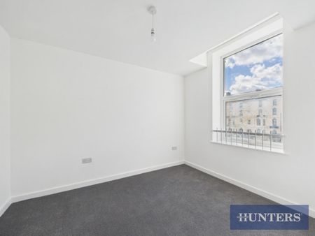 2 bedroom Flat To Let - Photo 2