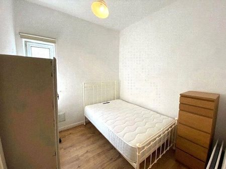 23 Clifton Avenue, Fallowfield, Manchester, M14 6UD - Photo 4