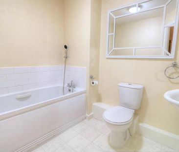 2 bedroom flat to rent - Photo 6