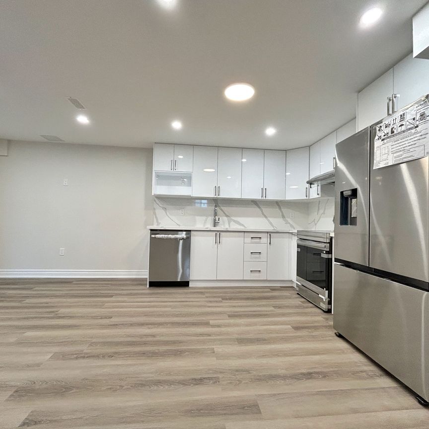 For Lease - 37 Prunella Crescent Unit# Bsmt, East Gwillimbury, Ontario - Photo 1