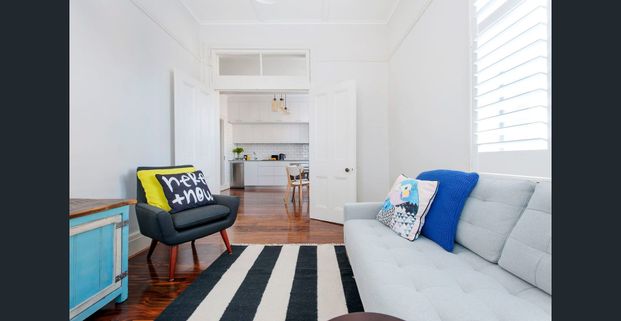 Art-deco style apartment - Photo 1