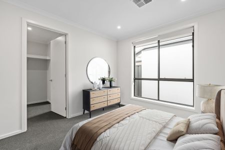 Stunning New 4 Bedroom 2 Living Home - Photo 3