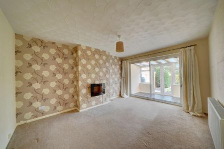 3 bedroom semi-detached bungalow to rent - Photo 2