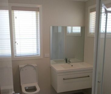 This beautifully designed three-bedroom, two-bathroom townhouse off... - Photo 3