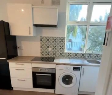 Studio Flat, Pinner Road, HA1 - Photo 6