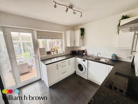 2 bedroom bungalow to rent - Photo 4