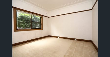 Convenient Single-Level Home – WATER INCLUDED- Must Inspect! - Photo 5