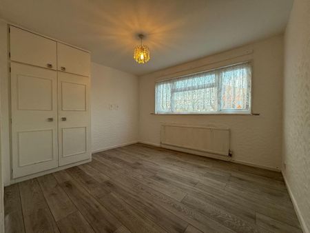 3 bedroom end of terrace house to rent - Photo 3