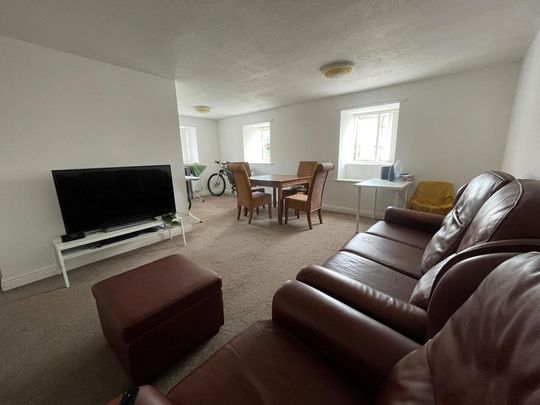 2 bedroom flat to rent - Photo 1
