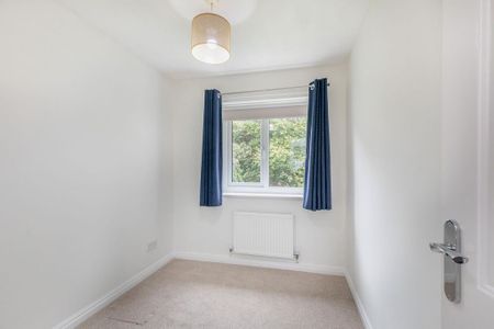 3 bedroom detached house to rent - Photo 2