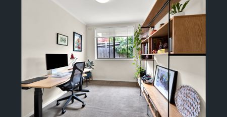 Updated Ground-Floor Villa Unit with Private Courtyard - Photo 4