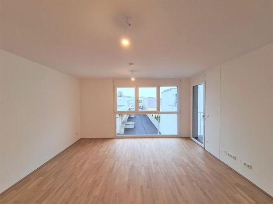 Terrassenwohnung mit Fernblick und Panoramafenster = ein SOMMERHIT! - Photo 1