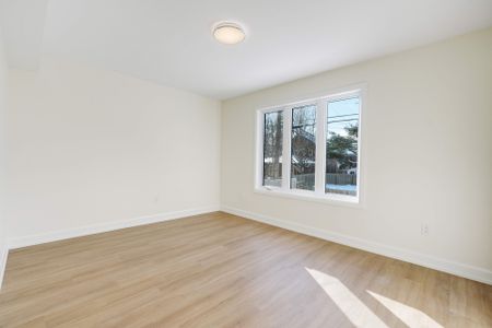 For Lease - 958 Fisher Avenue Unit# B, Carlington - Central Park, Ontario - Photo 4